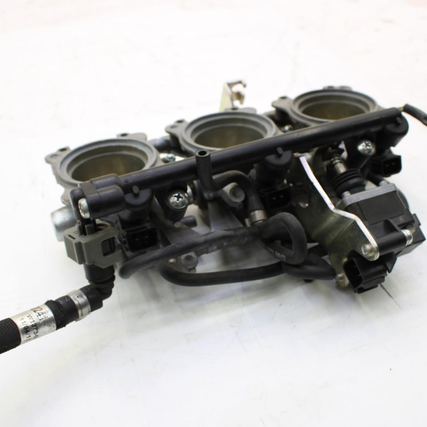 2009 - 2012 TRIUMPH DAYTONA 675 THROTTLE BODY FUEL INJECTION BODIES HOSE GAS OEM