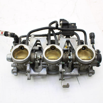 2009 - 2012 TRIUMPH DAYTONA 675 THROTTLE BODY FUEL INJECTION BODIES HOSE GAS OEM