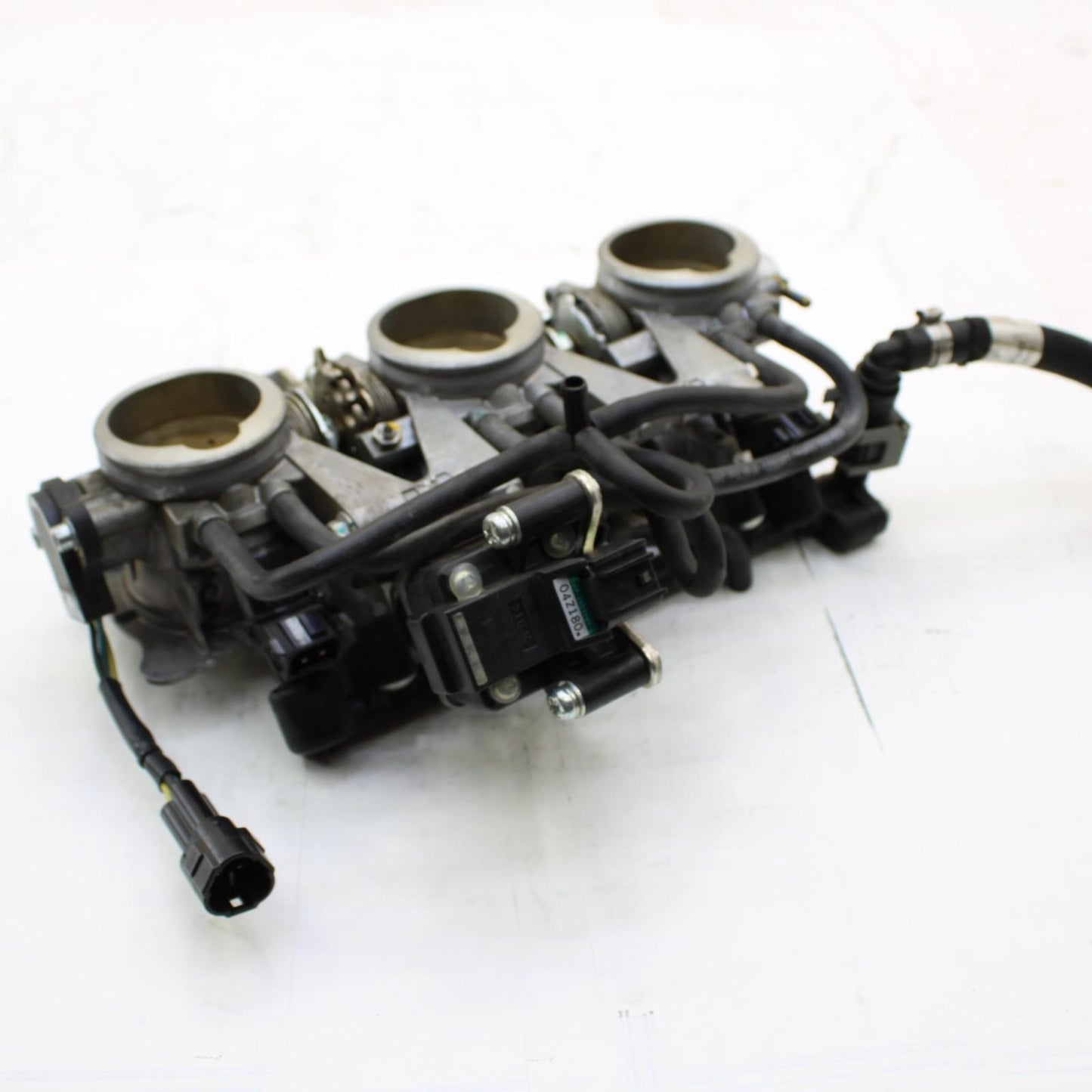 2009 - 2012 TRIUMPH DAYTONA 675 THROTTLE BODY FUEL INJECTION BODIES HOSE GAS OEM