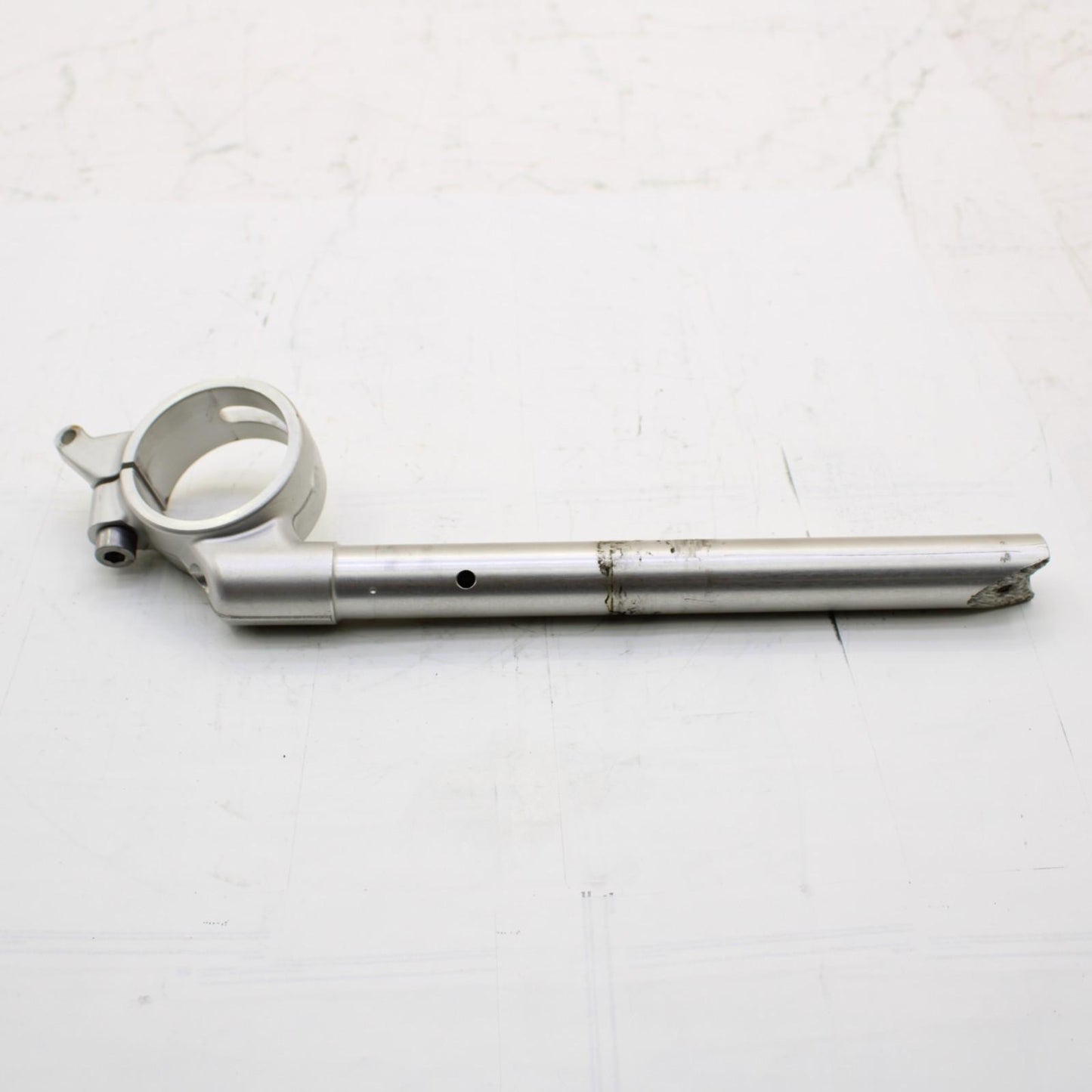 2006 - 2012 TRIUMPH DAYTONA 675 RIGHT HANDLEBAR SIDE HANDLE BAR *SCUFF* STOCK