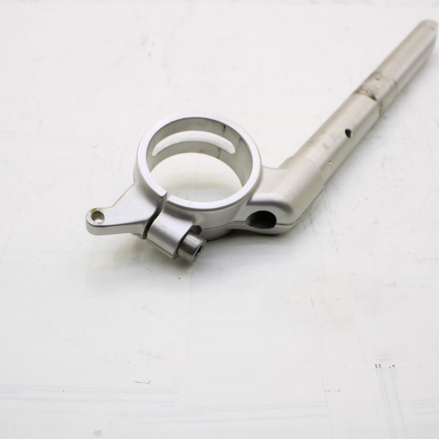 2006 - 2012 TRIUMPH DAYTONA 675 RIGHT HANDLEBAR SIDE HANDLE BAR *SCUFF* STOCK