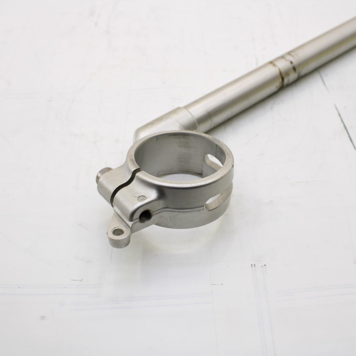 2006 - 2012 TRIUMPH DAYTONA 675 RIGHT HANDLEBAR SIDE HANDLE BAR *SCUFF* STOCK