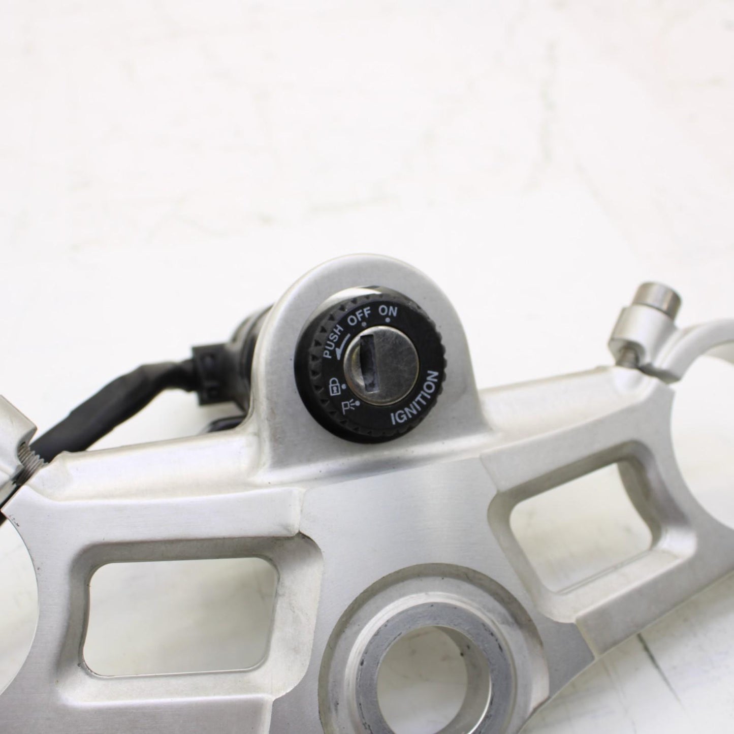 2009 - 2012 TRIUMPH DAYTONA 675 LOCK SET IGNITION KIT FUEL CAP ELECTRICAL OEM