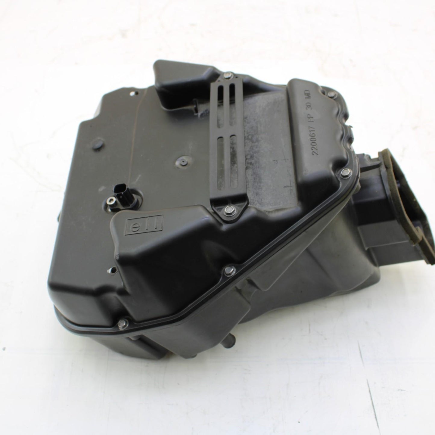 2009 - 2012 TRIUMPH DAYTONA 675 AIRBOX AIR INTAKE FILTER BOX HOUSING STOCK