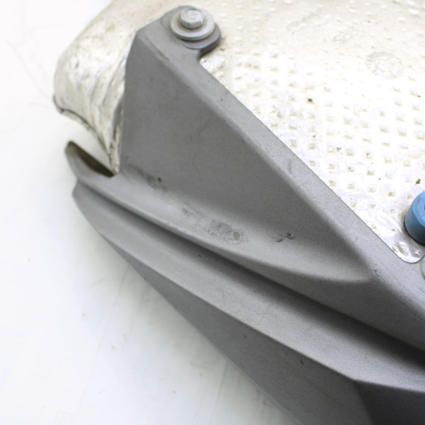 2009 - 2012 TRIUMPH DAYTONA 675 675R MUFFLER Middle Mid Pipe Silencer