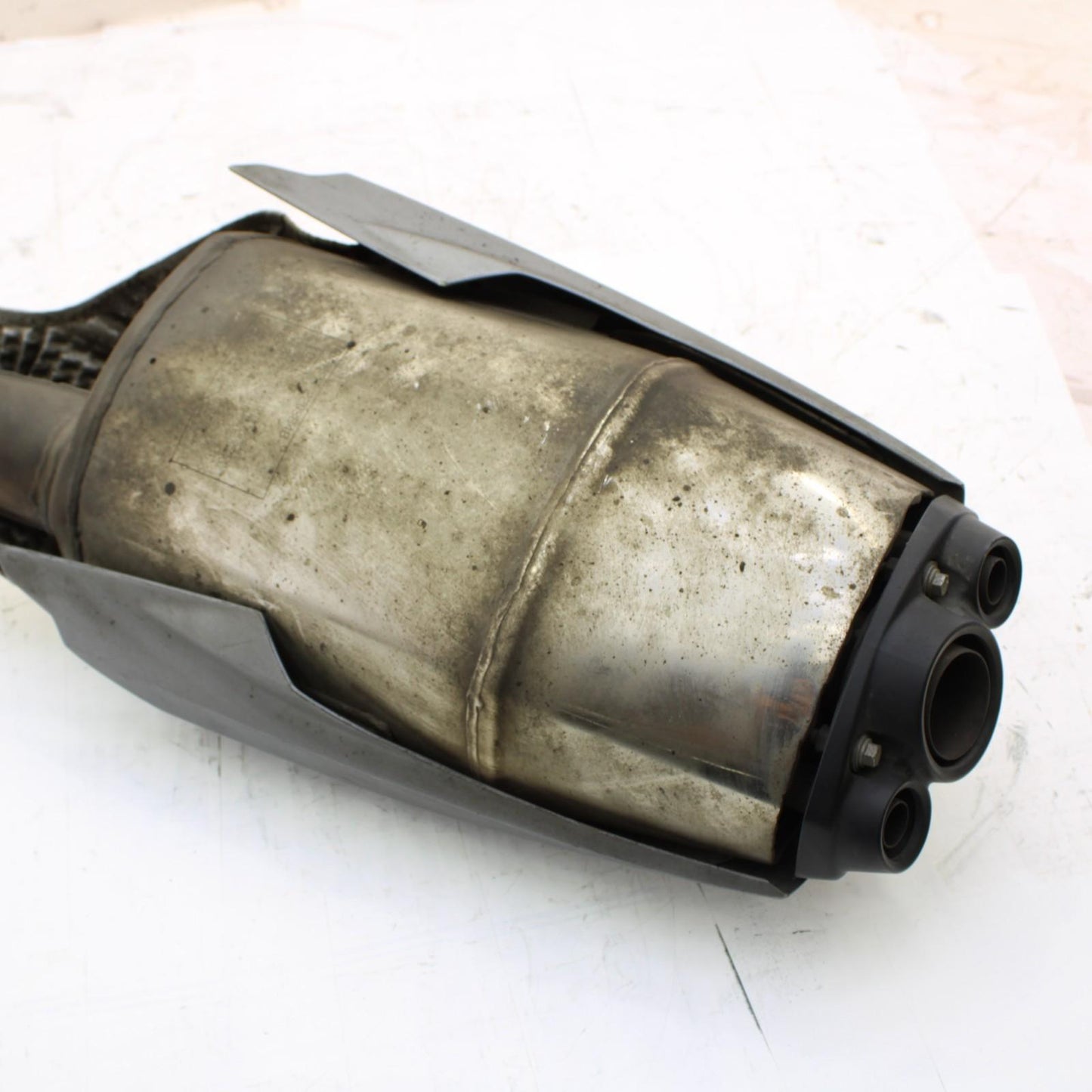 2009 - 2012 TRIUMPH DAYTONA 675 675R MUFFLER Middle Mid Pipe Silencer