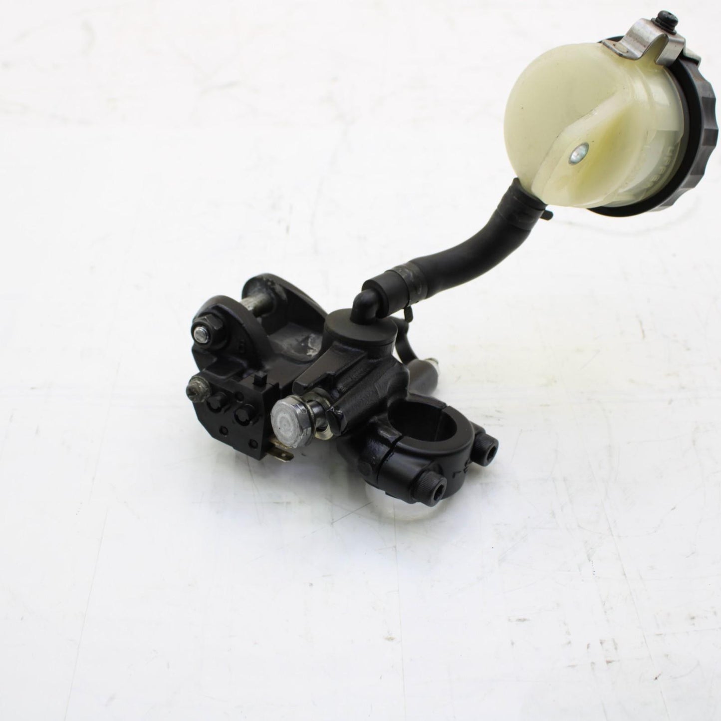 2009 - 2012 TRIUMPH DAYTONA 675R 675 FRONT BRAKE MASTER CYLINDER RESERVOIR OEM