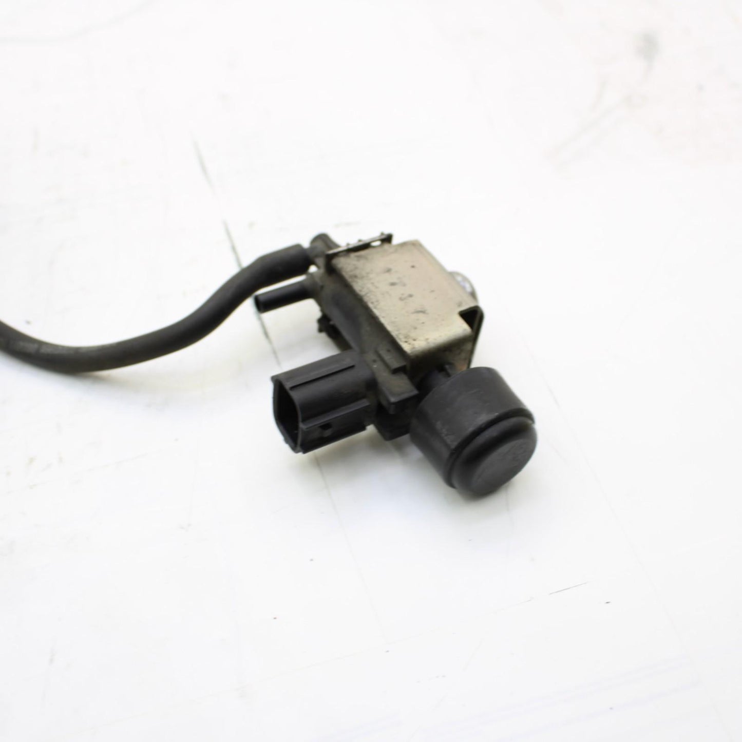 2009 - 2012 TRIUMPH DAYTONA 675 R AIR SOLENOID VALVE & HOSES ENGINE MOTOR