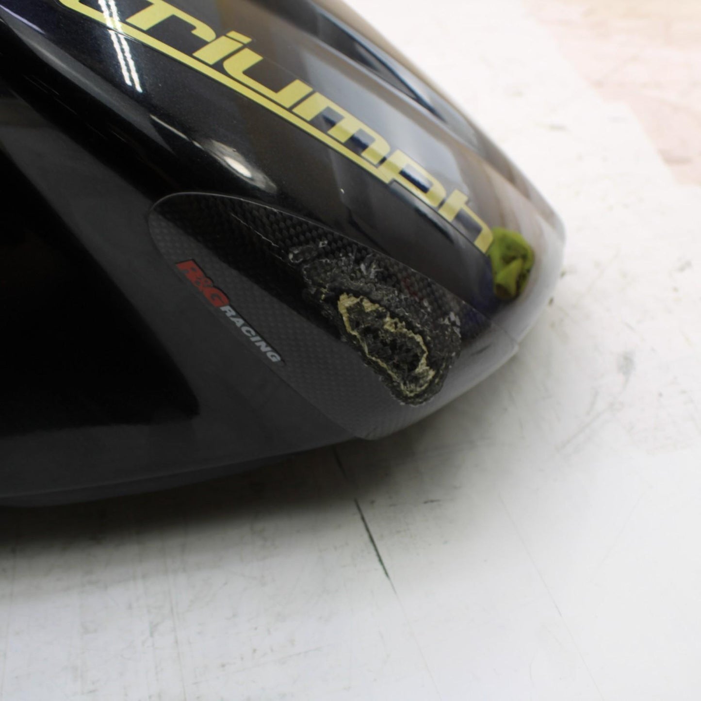 2009 - 2012 TRIUMPH DAYTONA 675 GAS TANK FUEL RESERVOIR BLACK STOCK