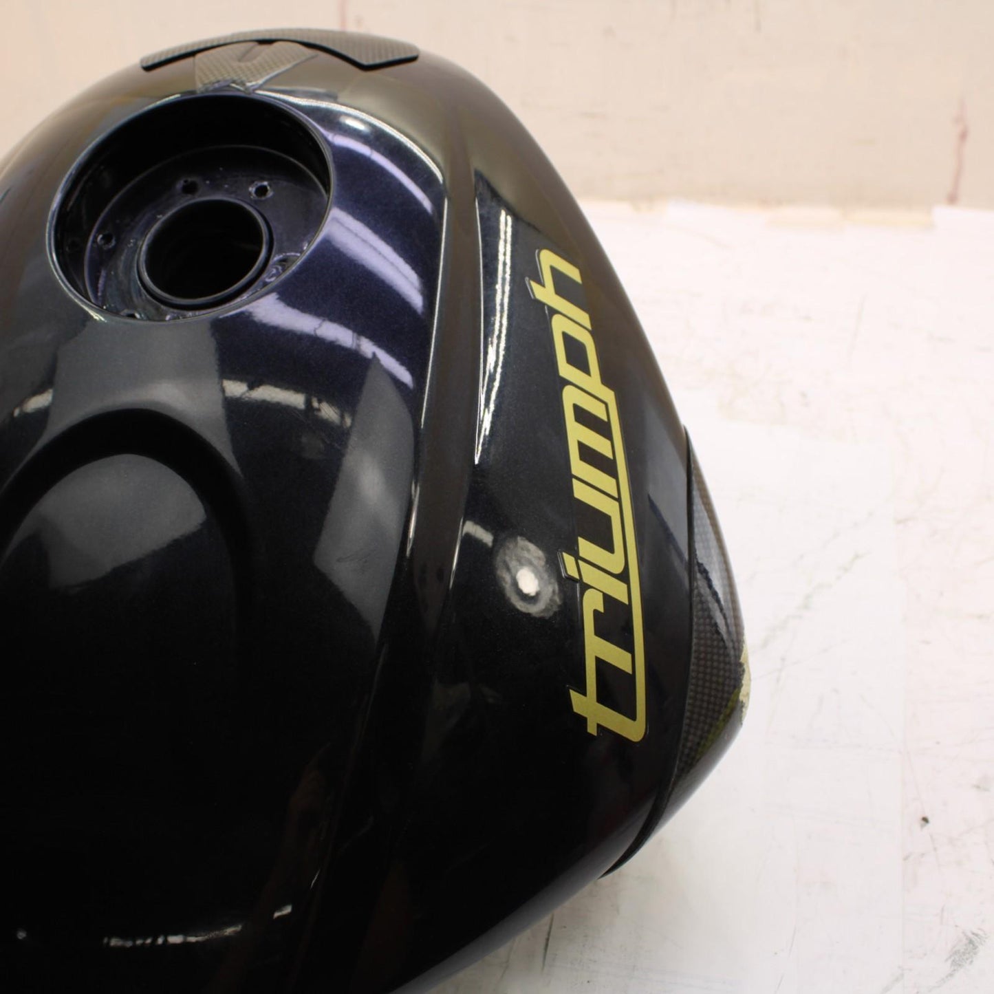 2009 - 2012 TRIUMPH DAYTONA 675 GAS TANK FUEL RESERVOIR BLACK STOCK