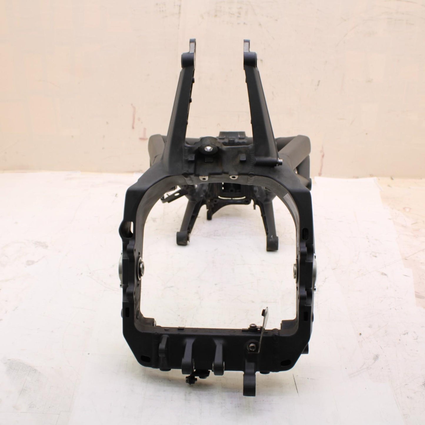 2009 - 2012 TRIUMPH DAYTONA 675 R FRAME MAIN CHASSIS STRAIGHT BLACK STOCK