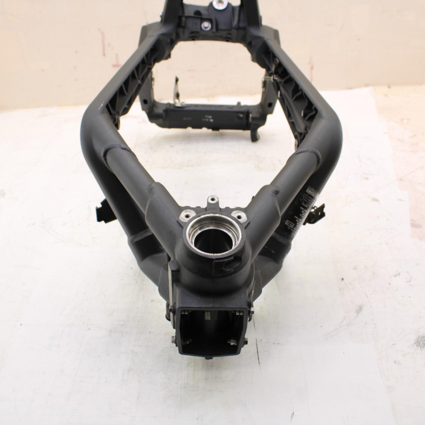 2009 - 2012 TRIUMPH DAYTONA 675 R FRAME MAIN CHASSIS STRAIGHT BLACK STOCK