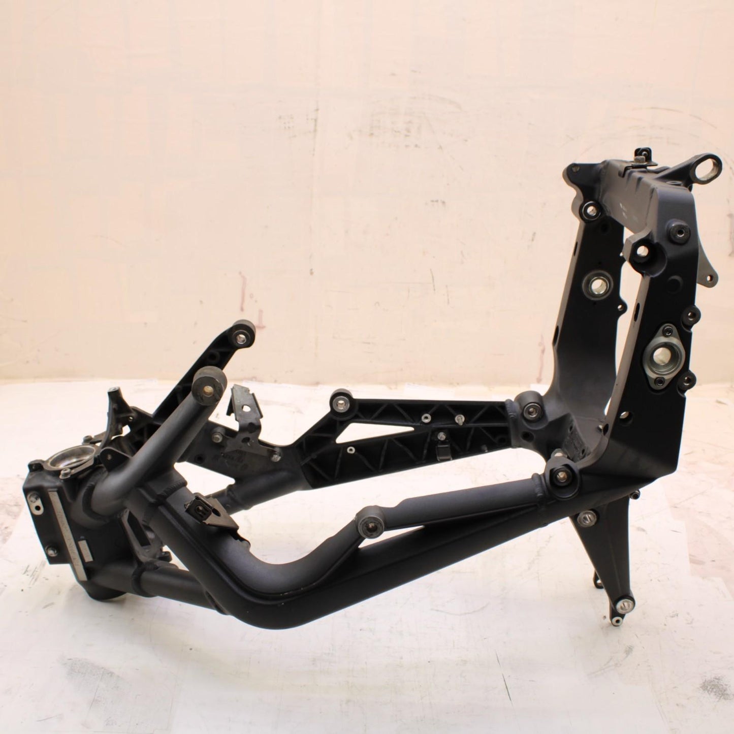 2009 - 2012 TRIUMPH DAYTONA 675 R FRAME MAIN CHASSIS STRAIGHT BLACK STOCK