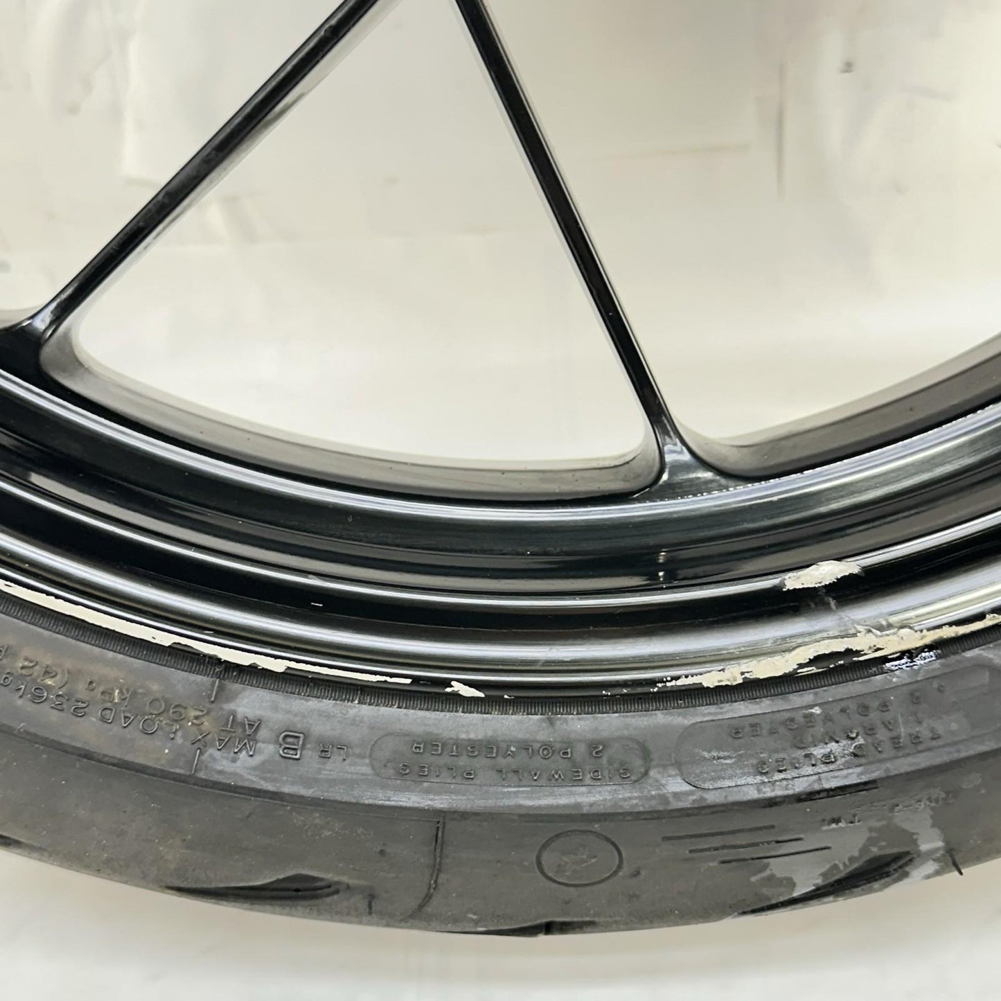 2017 - 2019 KTM 1290 SUPER DUKE R FRONT WHEEL RIM TIRE RUBBER BLACK *SCUFFED*