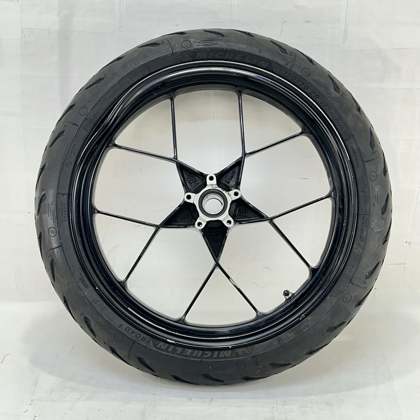 2017 - 2019 KTM 1290 SUPER DUKE R FRONT WHEEL RIM TIRE RUBBER BLACK *SCUFFED*