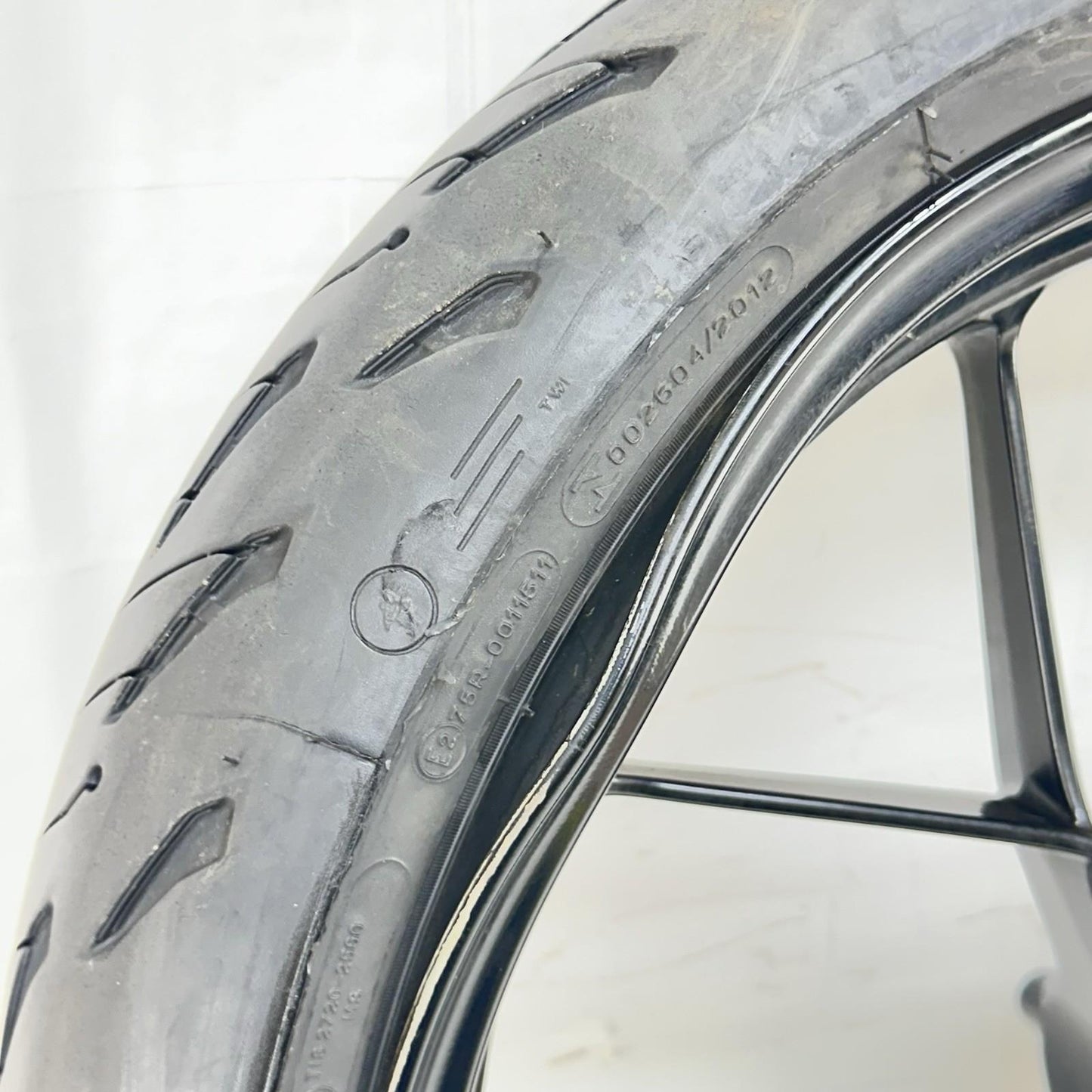 2017 - 2019 KTM 1290 SUPER DUKE R FRONT WHEEL RIM TIRE RUBBER BLACK *SCUFFED*