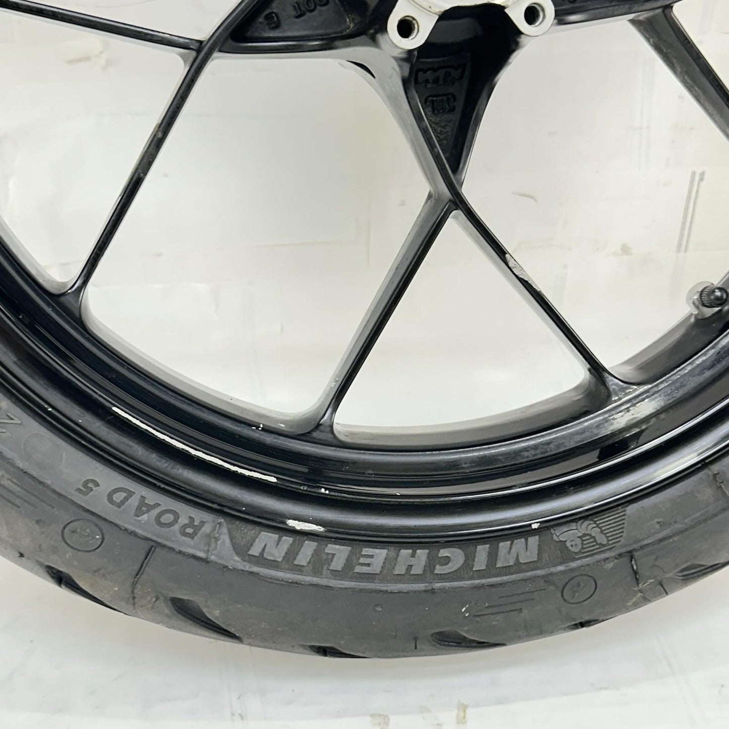 2017 - 2019 KTM 1290 SUPER DUKE R FRONT WHEEL RIM TIRE RUBBER BLACK *SCUFFED*