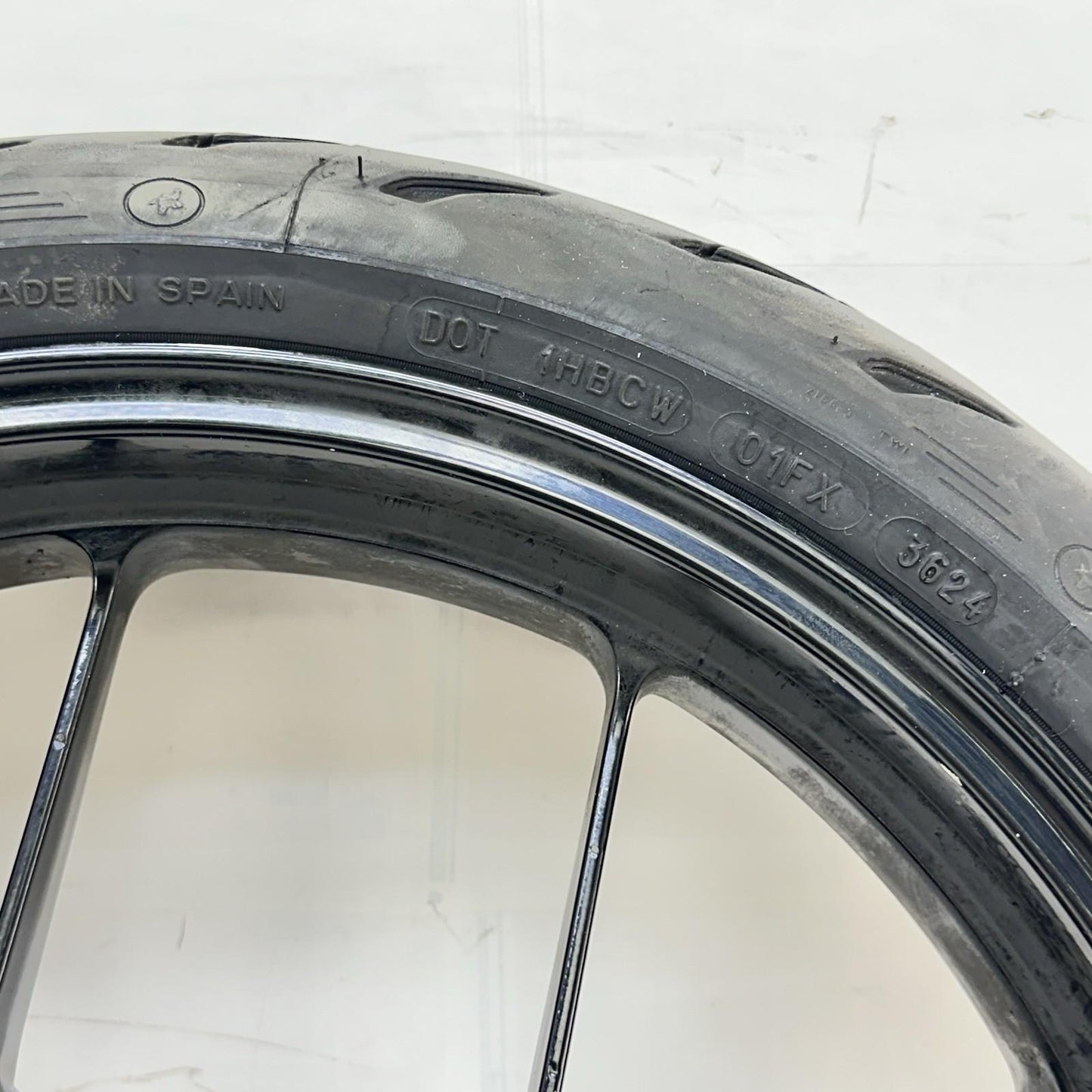 2017 - 2019 KTM 1290 SUPER DUKE R FRONT WHEEL RIM TIRE RUBBER BLACK *SCUFFED*