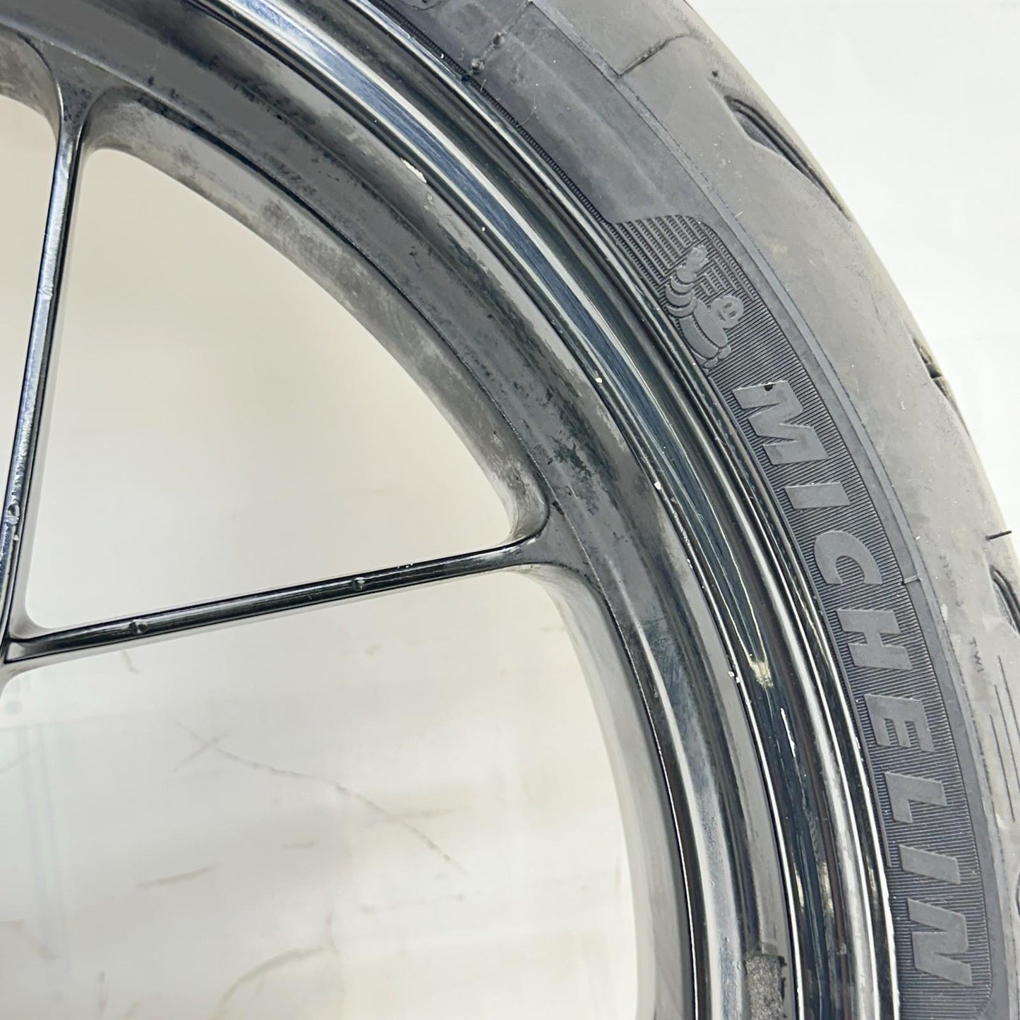 2017 - 2019 KTM 1290 SUPER DUKE R FRONT WHEEL RIM TIRE RUBBER BLACK *SCUFFED*