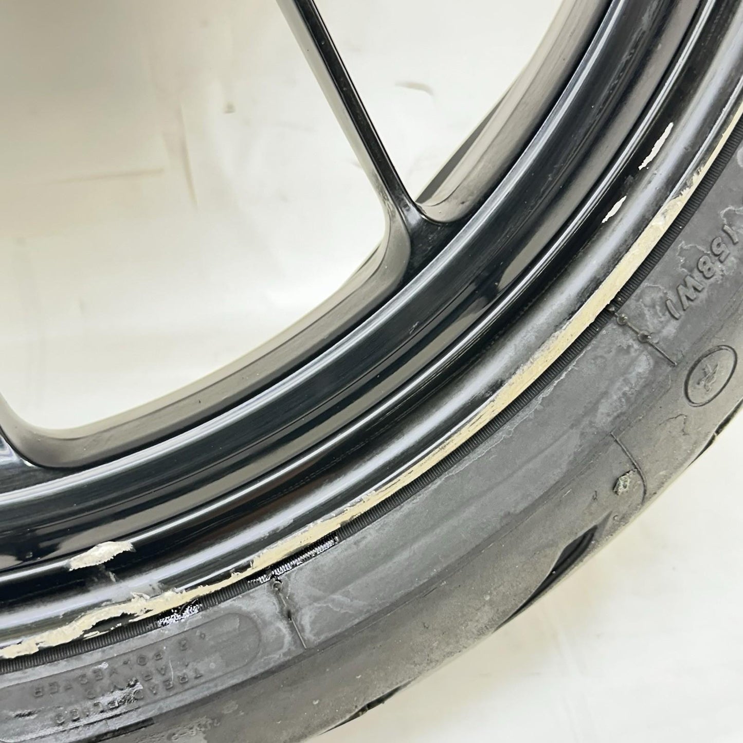 2017 - 2019 KTM 1290 SUPER DUKE R FRONT WHEEL RIM TIRE RUBBER BLACK *SCUFFED*