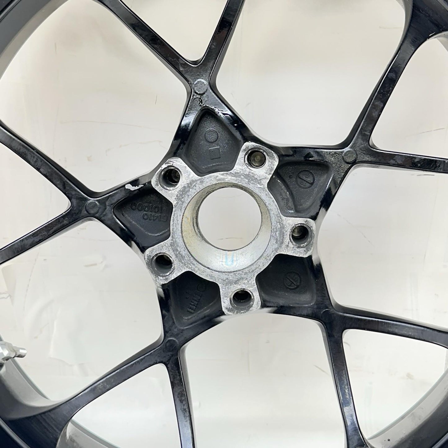 2017 - 2019 KTM 1290 SUPER DUKE R REAR WHEEL BACK RIM TIRE RUBBER *SCUFFED*