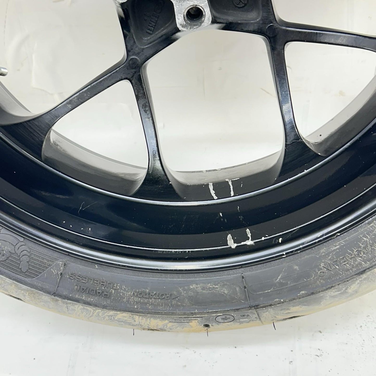 2017 - 2019 KTM 1290 SUPER DUKE R REAR WHEEL BACK RIM TIRE RUBBER *SCUFFED*