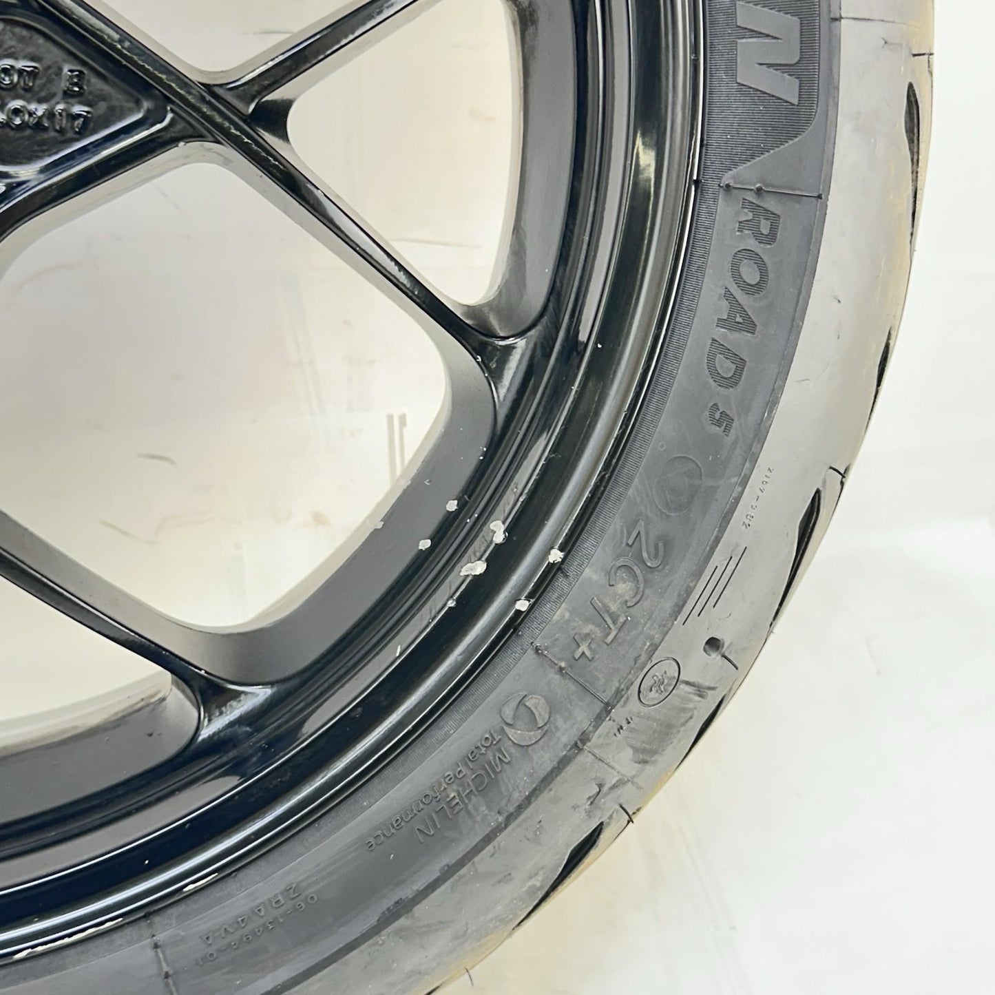 2017 - 2019 KTM 1290 SUPER DUKE R REAR WHEEL BACK RIM TIRE RUBBER *SCUFFED*