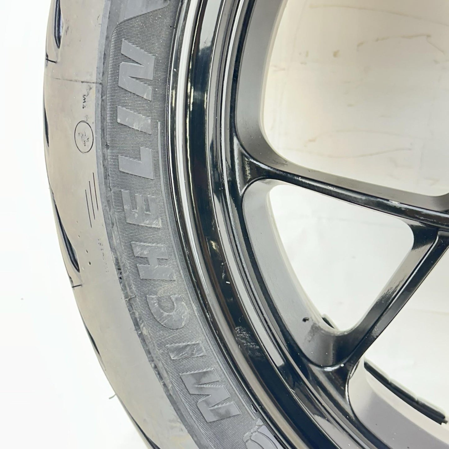 2017 - 2019 KTM 1290 SUPER DUKE R REAR WHEEL BACK RIM TIRE RUBBER *SCUFFED*