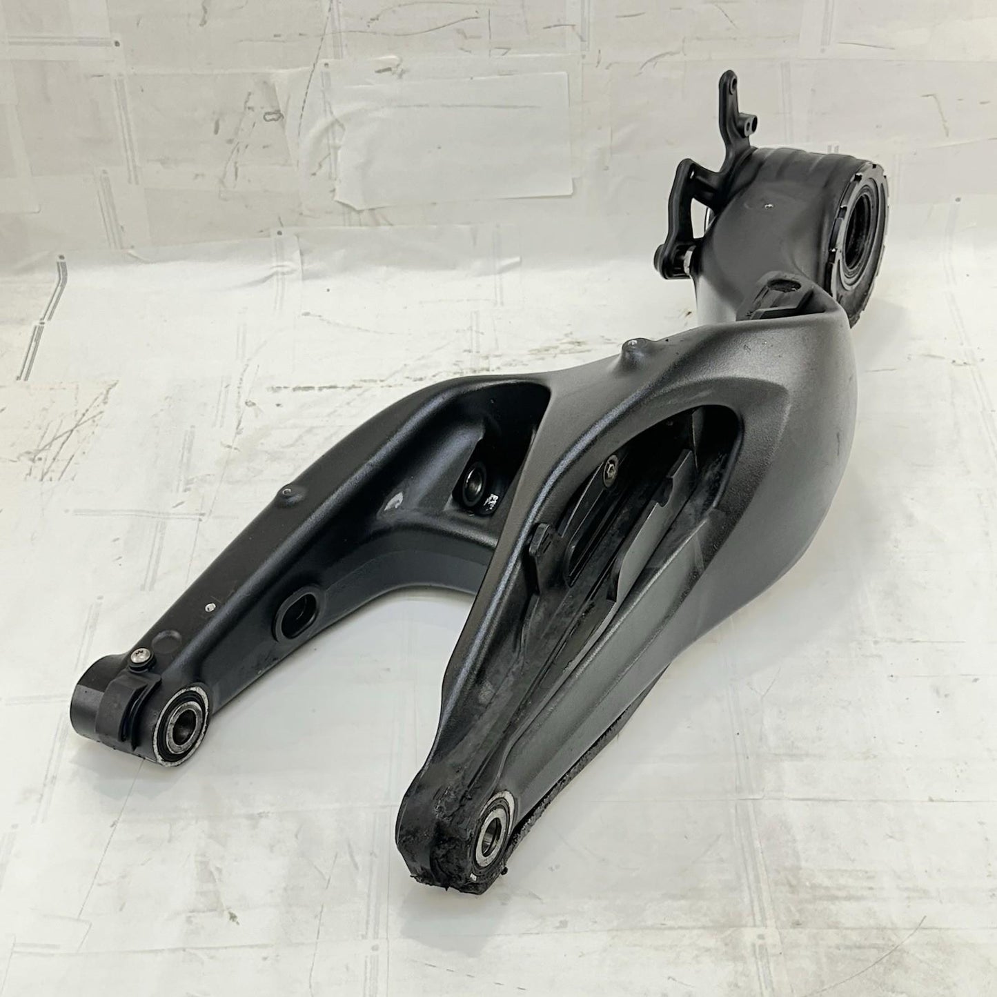 2017 - 2019 KTM 1290 SUPER DUKE R SWINGARM REAR SHOCK FRAME BACK WHEEL STOCK