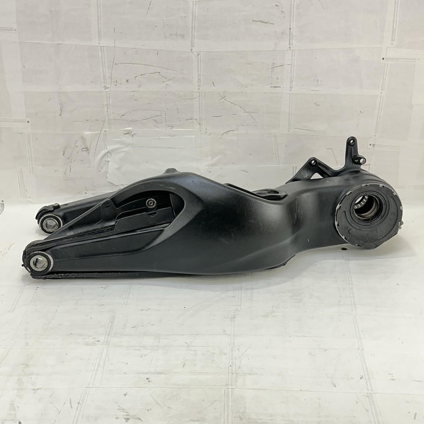 2017 - 2019 KTM 1290 SUPER DUKE R SWINGARM REAR SHOCK FRAME BACK WHEEL STOCK