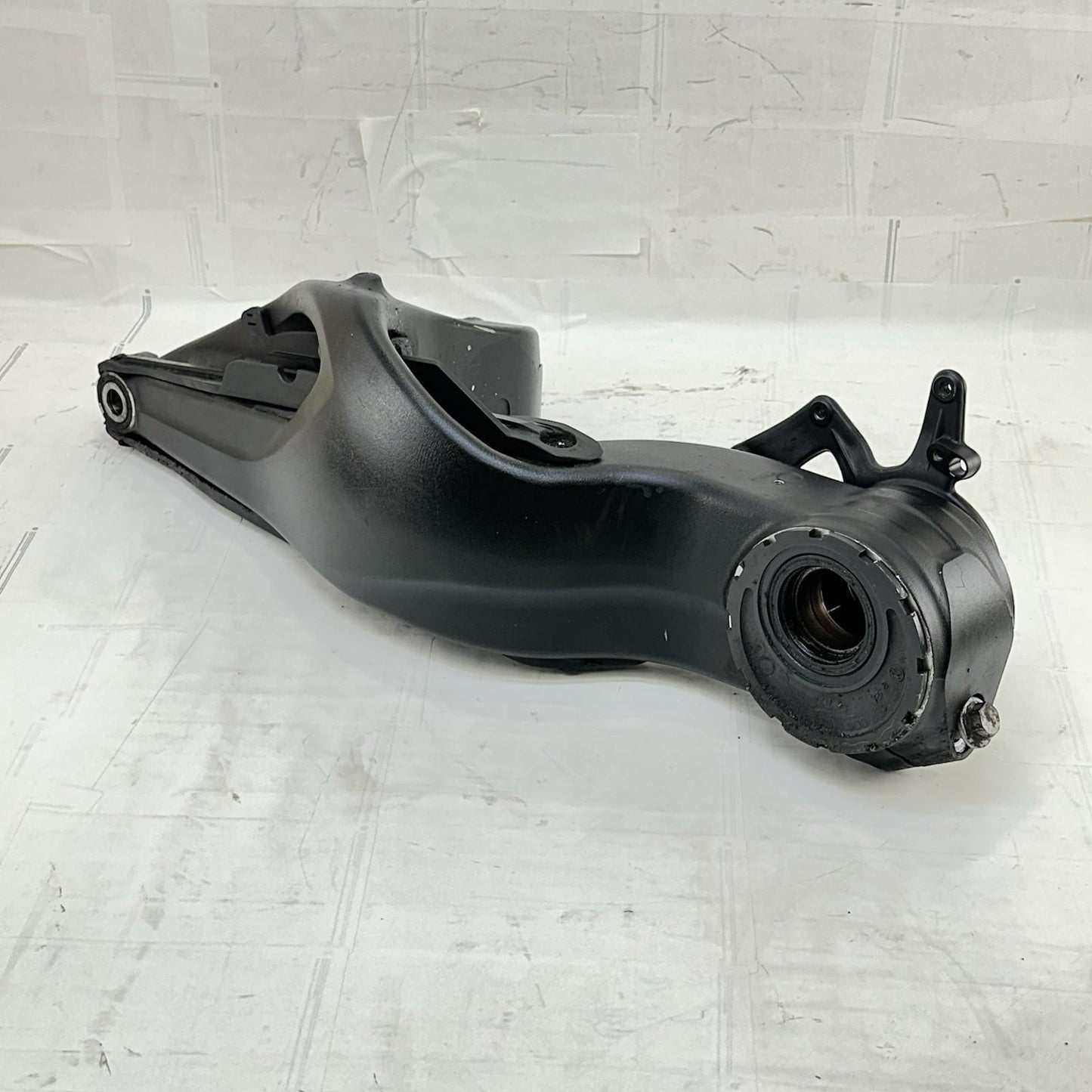 2017 - 2019 KTM 1290 SUPER DUKE R SWINGARM REAR SHOCK FRAME BACK WHEEL STOCK