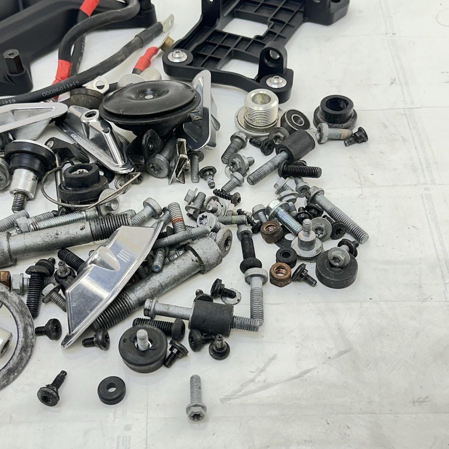 2017 - 2019 KTM 1290 SUPER DUKE R BOLTS NUTS SCREWS PARTS HARDWARE MOUNTING