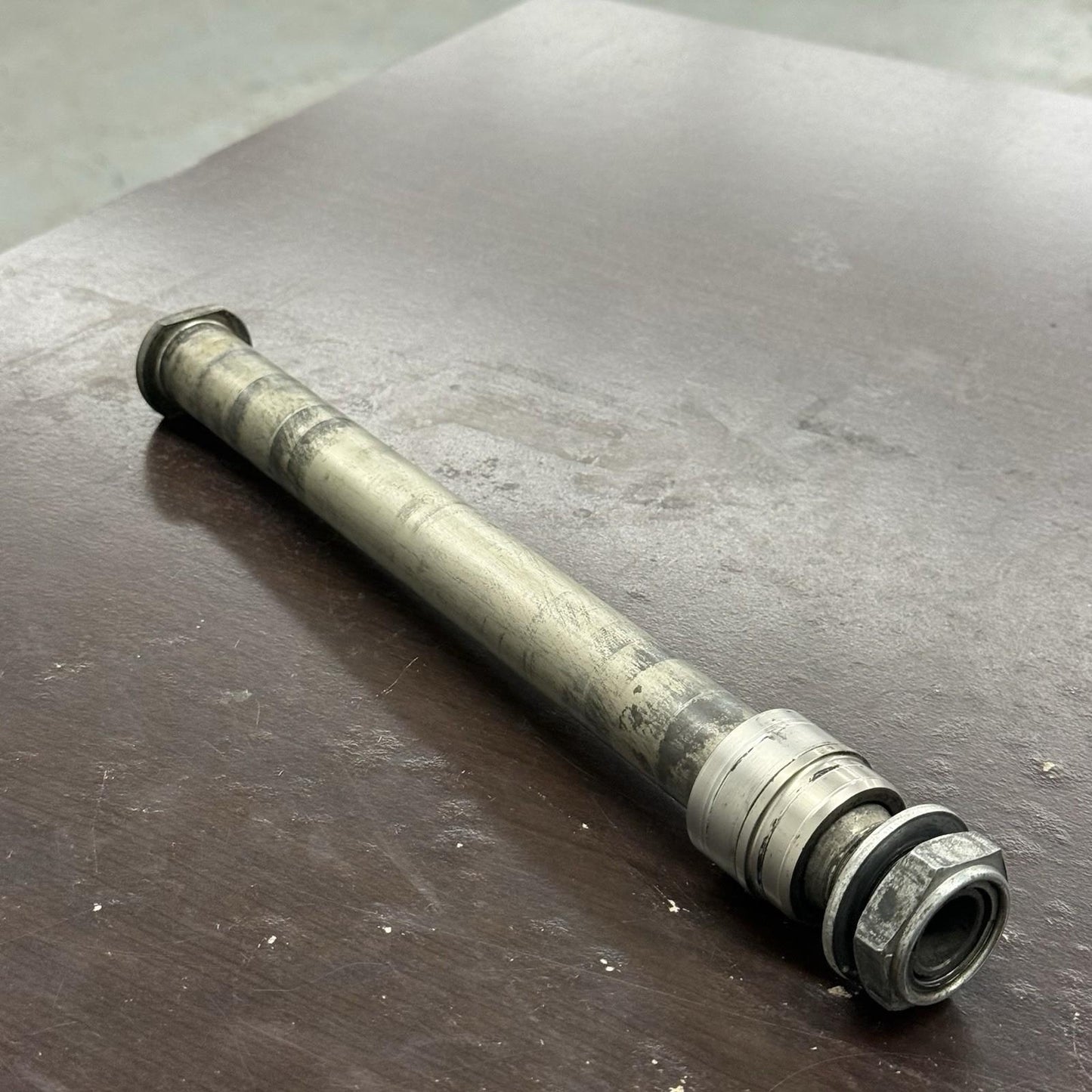 2008 2009 SUZUKI GSXR 600 GSXR 750 REAR AXLE BACK WHEEL RIM PIVOT BOLT AXEL