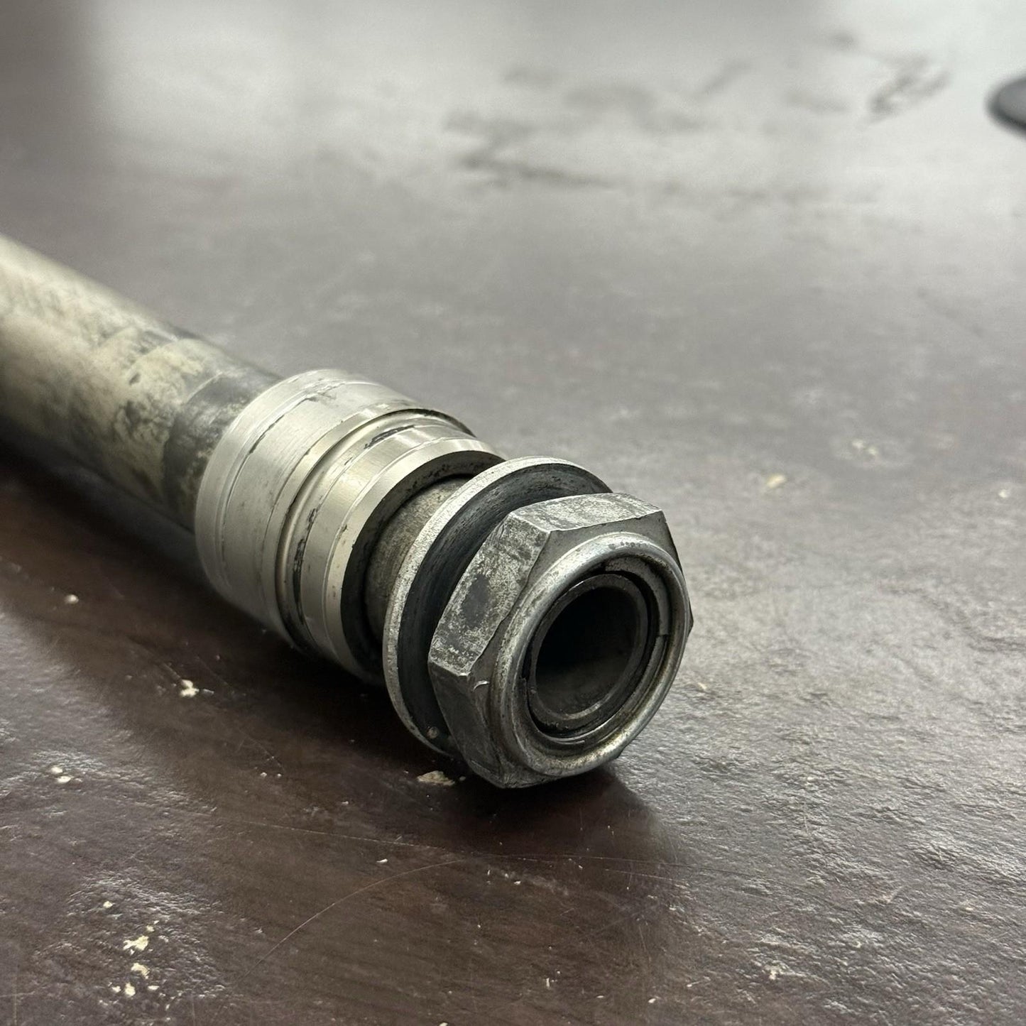 2008 2009 SUZUKI GSXR 600 GSXR 750 REAR AXLE BACK WHEEL RIM PIVOT BOLT AXEL