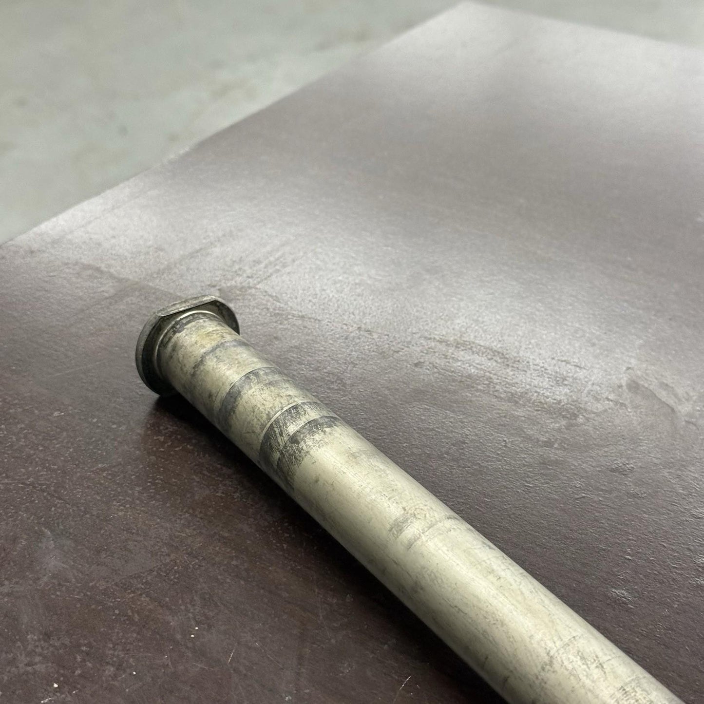 2008 2009 SUZUKI GSXR 600 GSXR 750 REAR AXLE BACK WHEEL RIM PIVOT BOLT AXEL