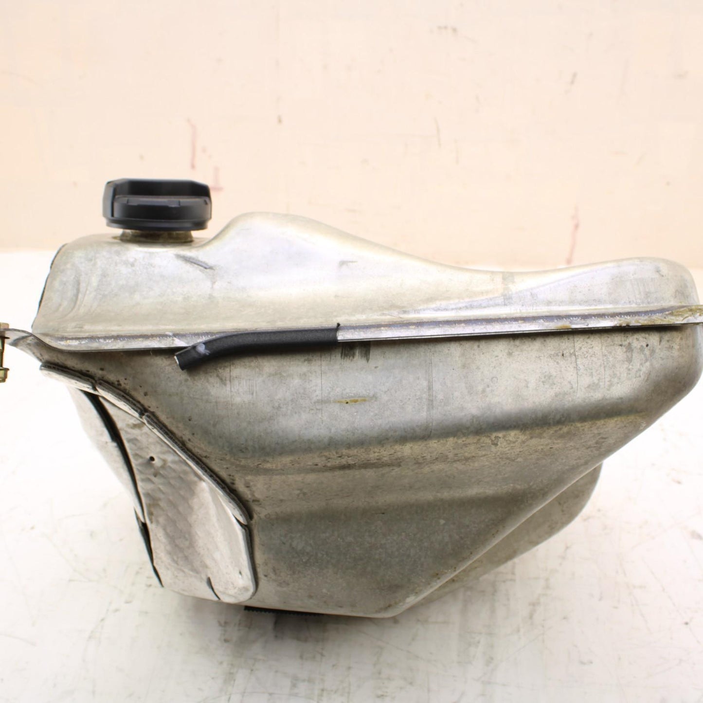 2008 2009 CAN-AM SPYDER FUEL TANK GAS ASSEMBLY RESERVOIR STOCK SILVER