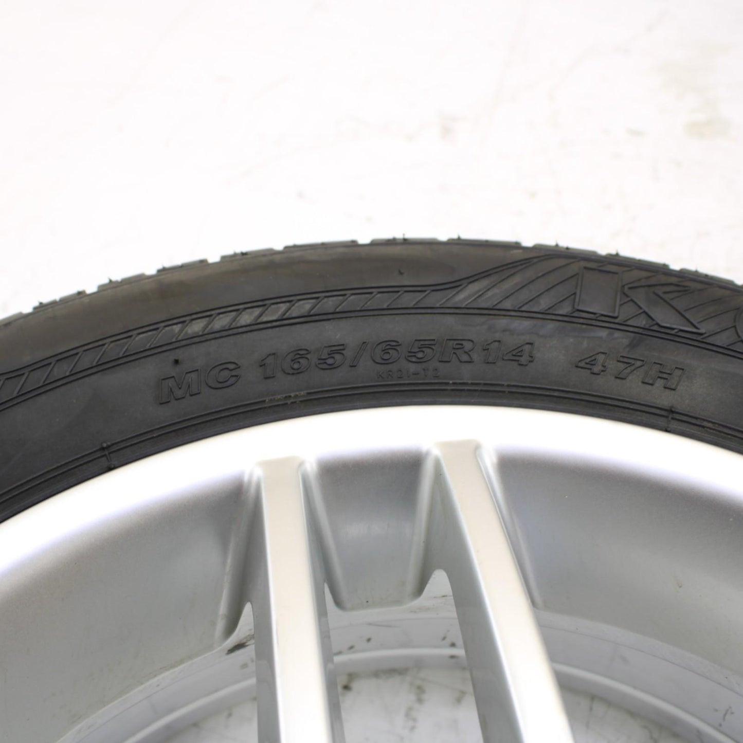 2008 - 2010 CAN-AM SPYDER GS 990 FRONT WHEELS RIM LEFT RIGHT STRAIGHT W TIRE