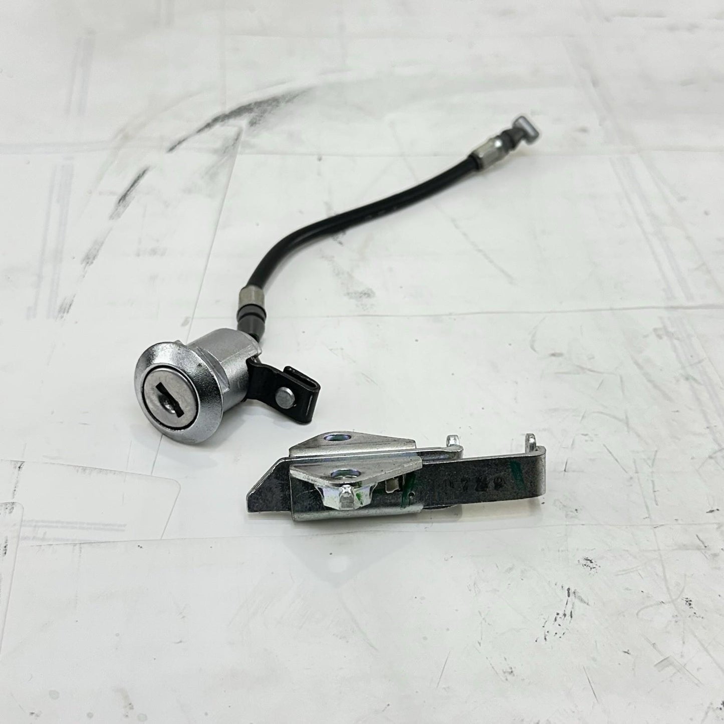 2017 - 2023 KAWASAKI NINJA EX650 IGNITION LOCK SET KEY GAS CAP SEAT LATCH BOLTS