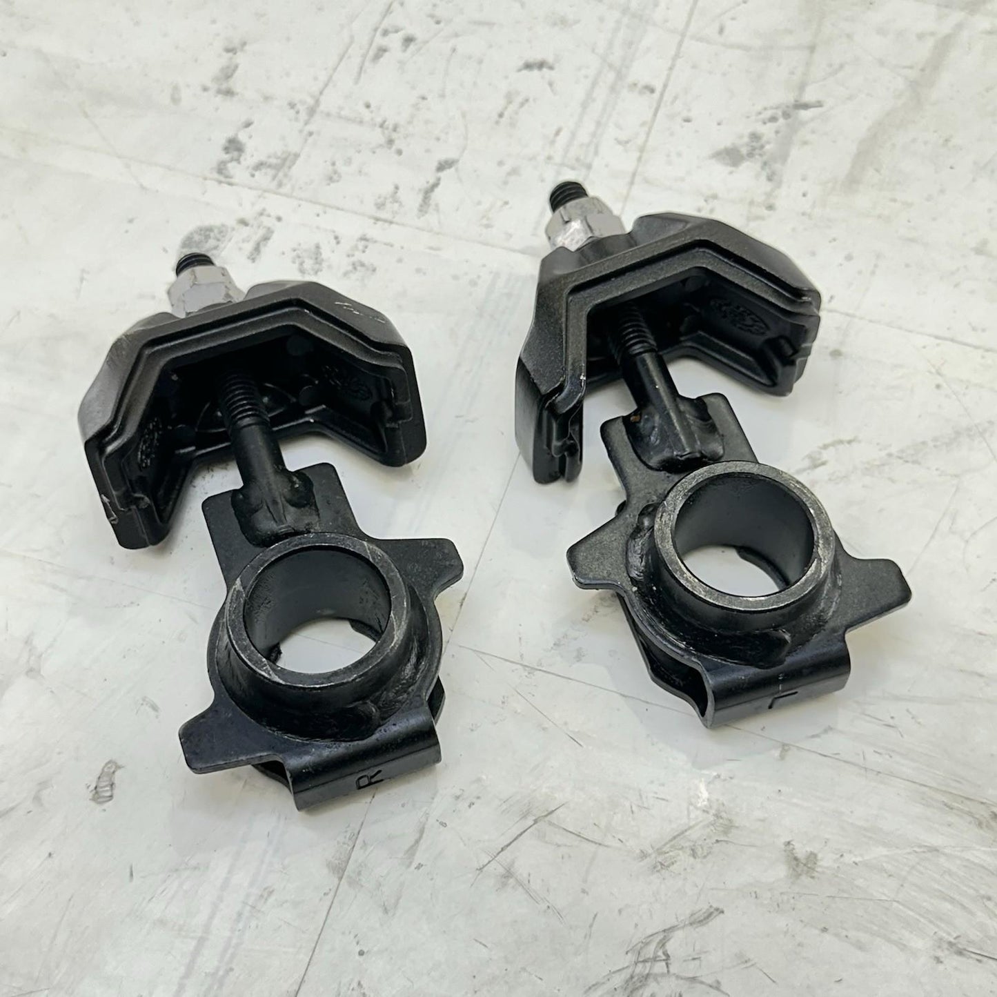 2017 - 2023 KAWASAKI NINJA EX650 REAR WHEEL AXLE ADJUSTERS BACK SET PAIR STOCK