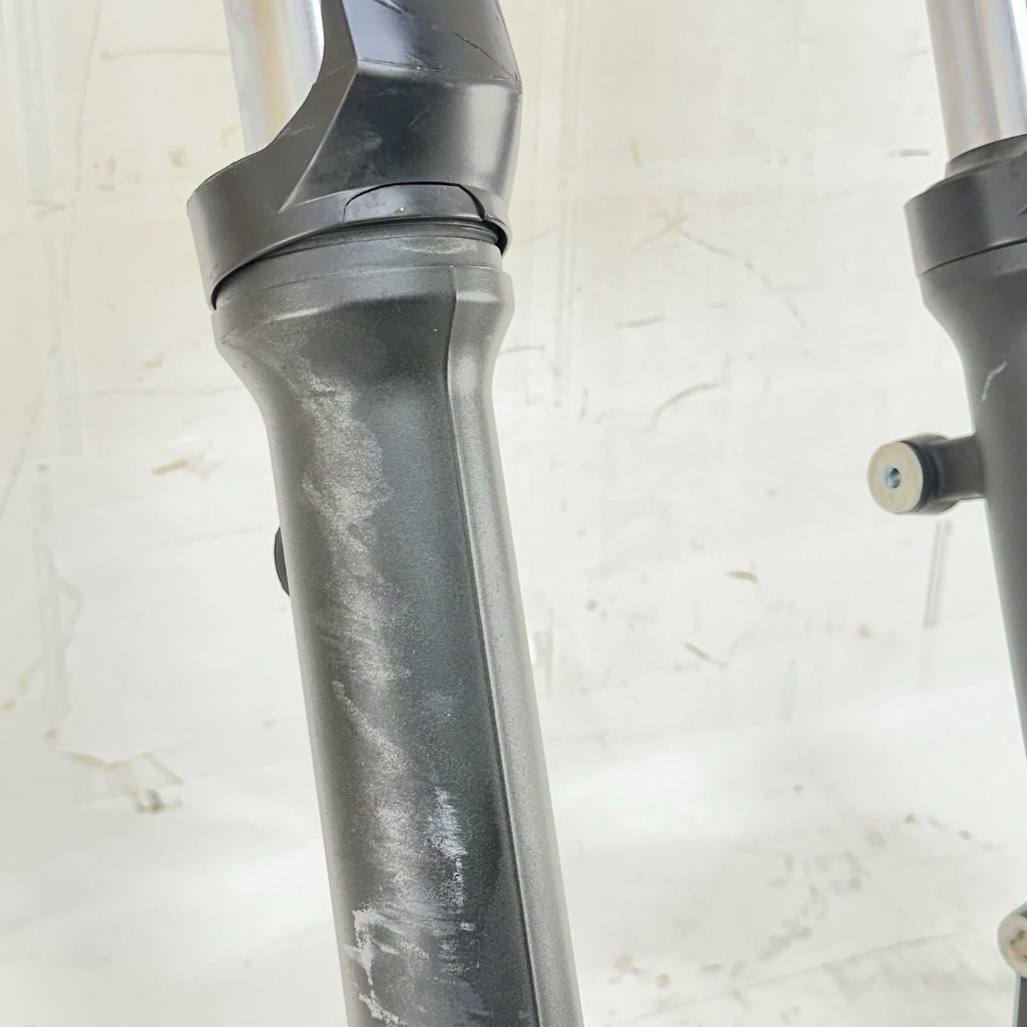 2017 - 2023 KAWASAKI NINJA EX650 FRONT FORKS LOWER TRIPLE TREE SET STOCK