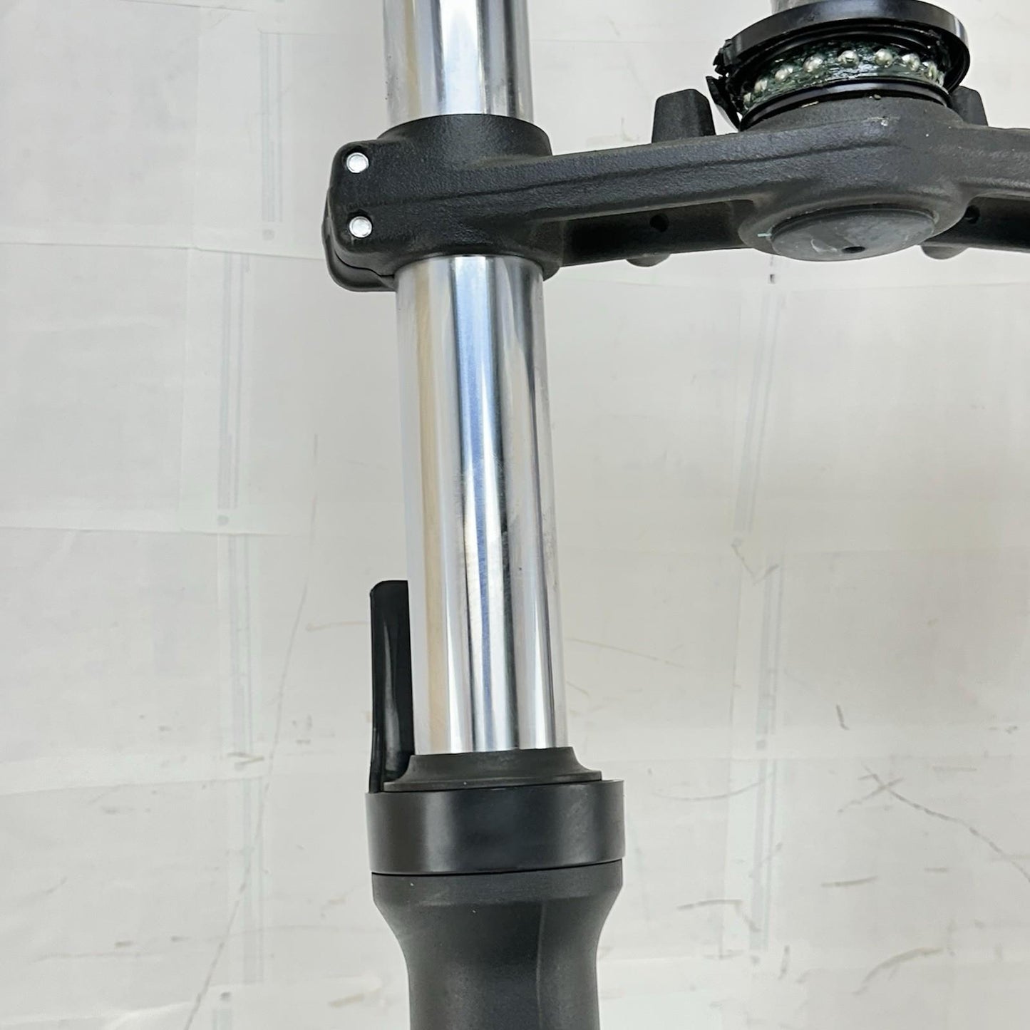 2017 - 2023 KAWASAKI NINJA EX650 FRONT FORKS LOWER TRIPLE TREE SET STOCK