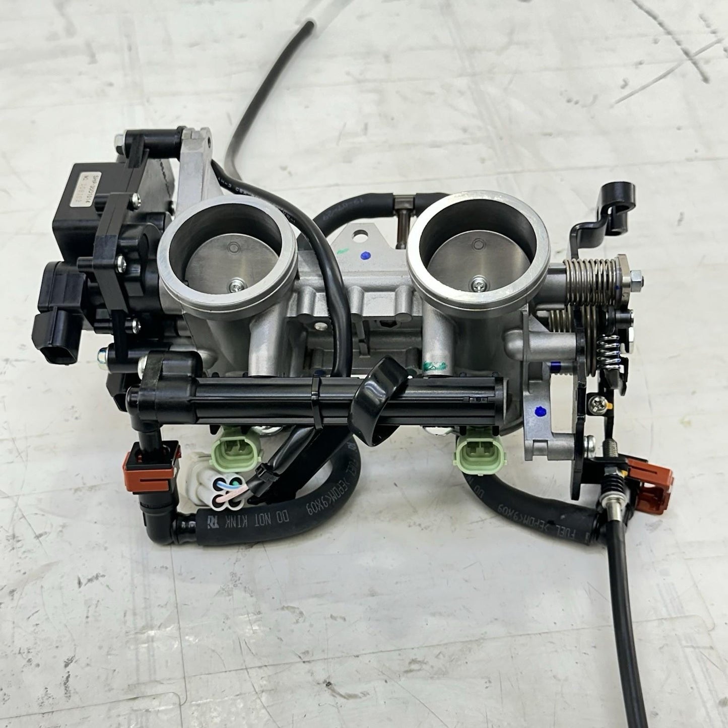 2017 - 2023 KAWASAKI NINJA EX650 THROTTLE BODY FUEL INJECTORS GAS LINE STOCK