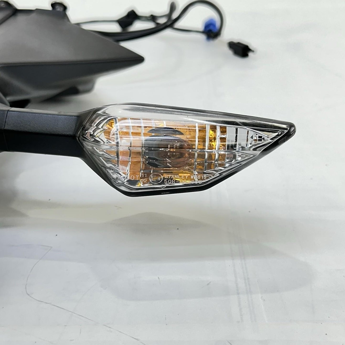 2017 - 2023 KAWASAKI NINJA EX650 REAR TAIL TURN SIGNALS BACK REFLECTOR *DAMAGED*