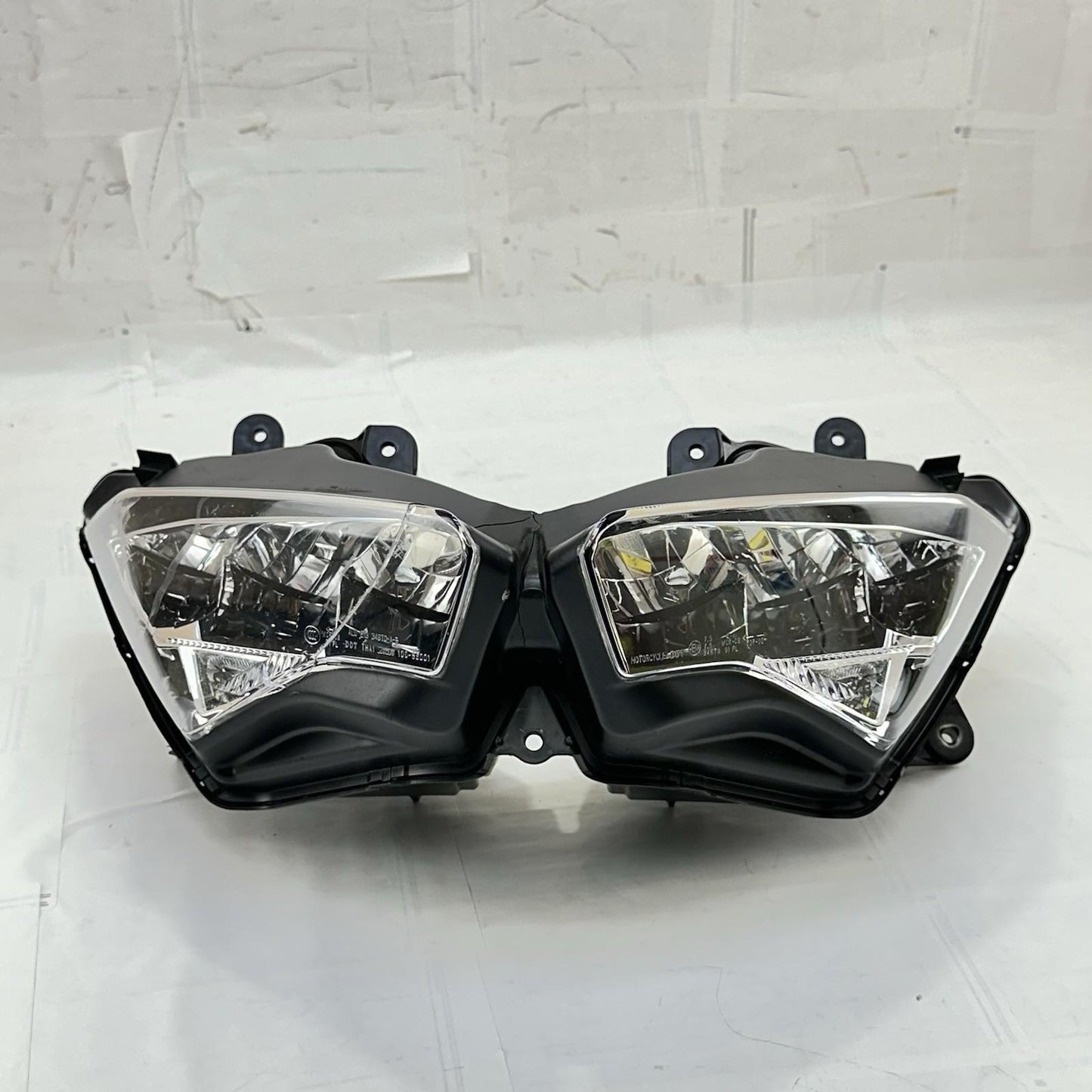 2017 - 2023 KAWASAKI NINJA EX650 HEADLIGHT MAIN LIGHT LAMP FRONT STOCK *CRACKED*