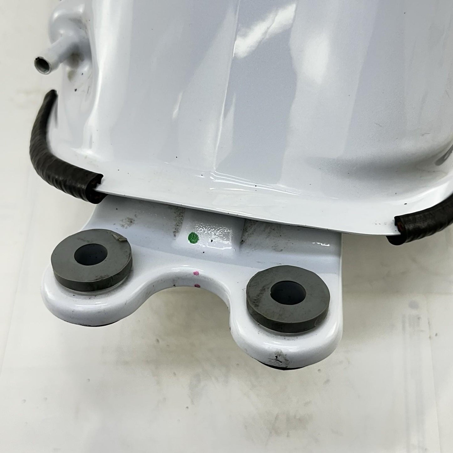 2017 - 2023 KAWASAKI NINJA EX650 FUEL TANK GAS PETROL RESERVOIR WHITE STOCK