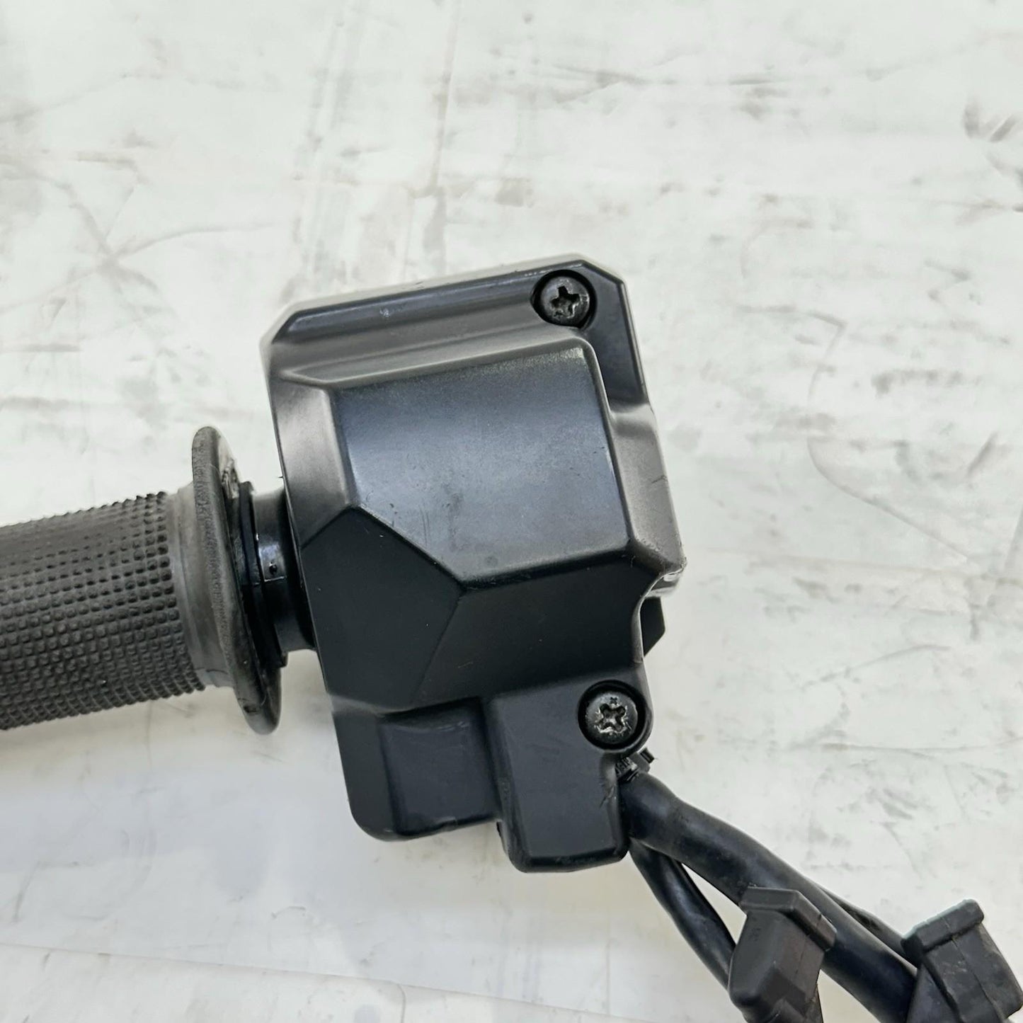 2017 - 2019 HONDA CBR1000RR THROTTLE CONTROL GRIP RIGHT START STOP SWITCH