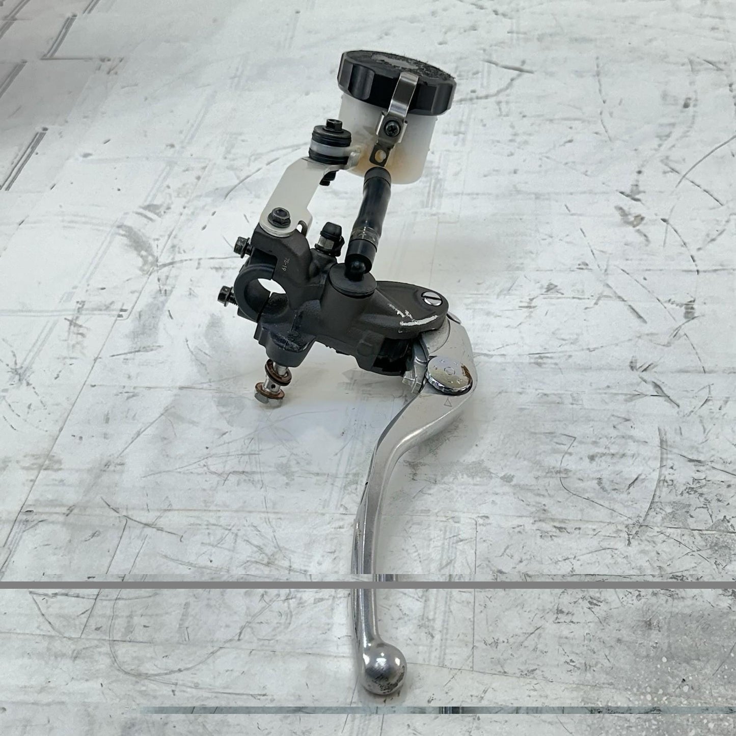 2017 - 2019 HONDA CBR1000RR FRONT BRAKE MASTER CYLINDER RESERVOIR LEVER STOCK