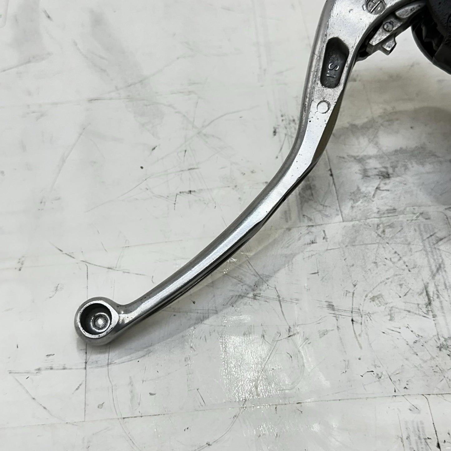 2017 - 2019 HONDA CBR1000RR FRONT BRAKE MASTER CYLINDER RESERVOIR LEVER STOCK