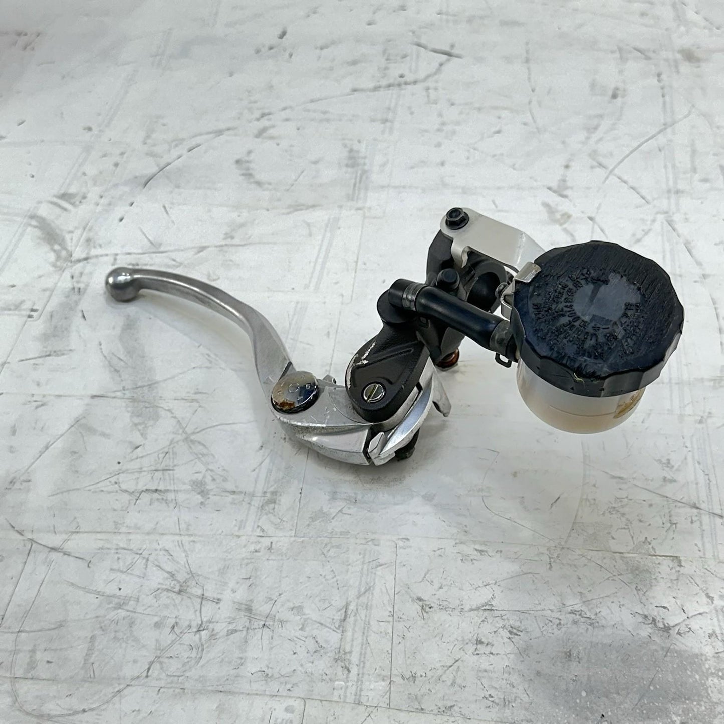 2017 - 2019 HONDA CBR1000RR FRONT BRAKE MASTER CYLINDER RESERVOIR LEVER STOCK