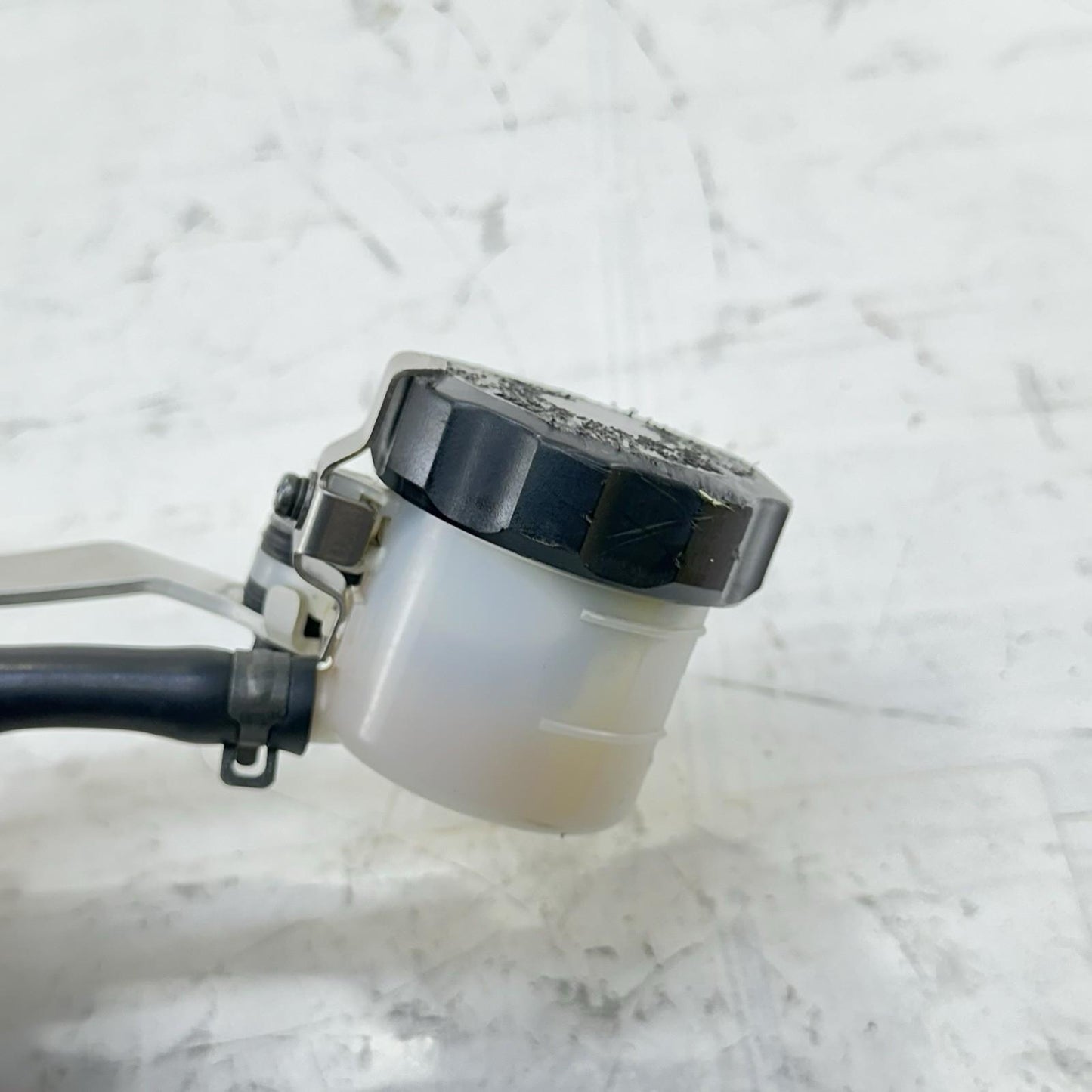 2017 - 2019 HONDA CBR1000RR FRONT BRAKE MASTER CYLINDER RESERVOIR LEVER STOCK